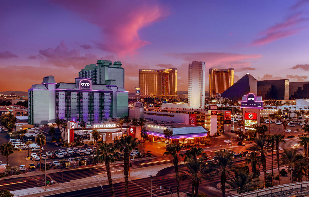 Oyo Hotel And Casino Las Vegas Exterior photo